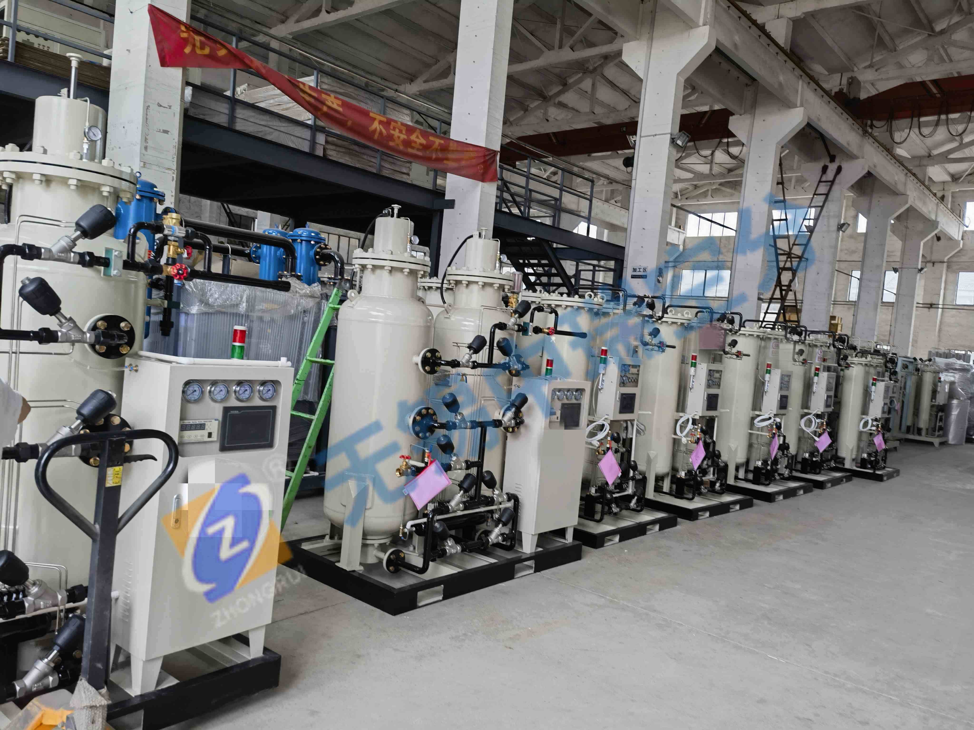 多種型號(hào)制氮機(jī)整裝待發(fā)， 批量出口俄羅斯